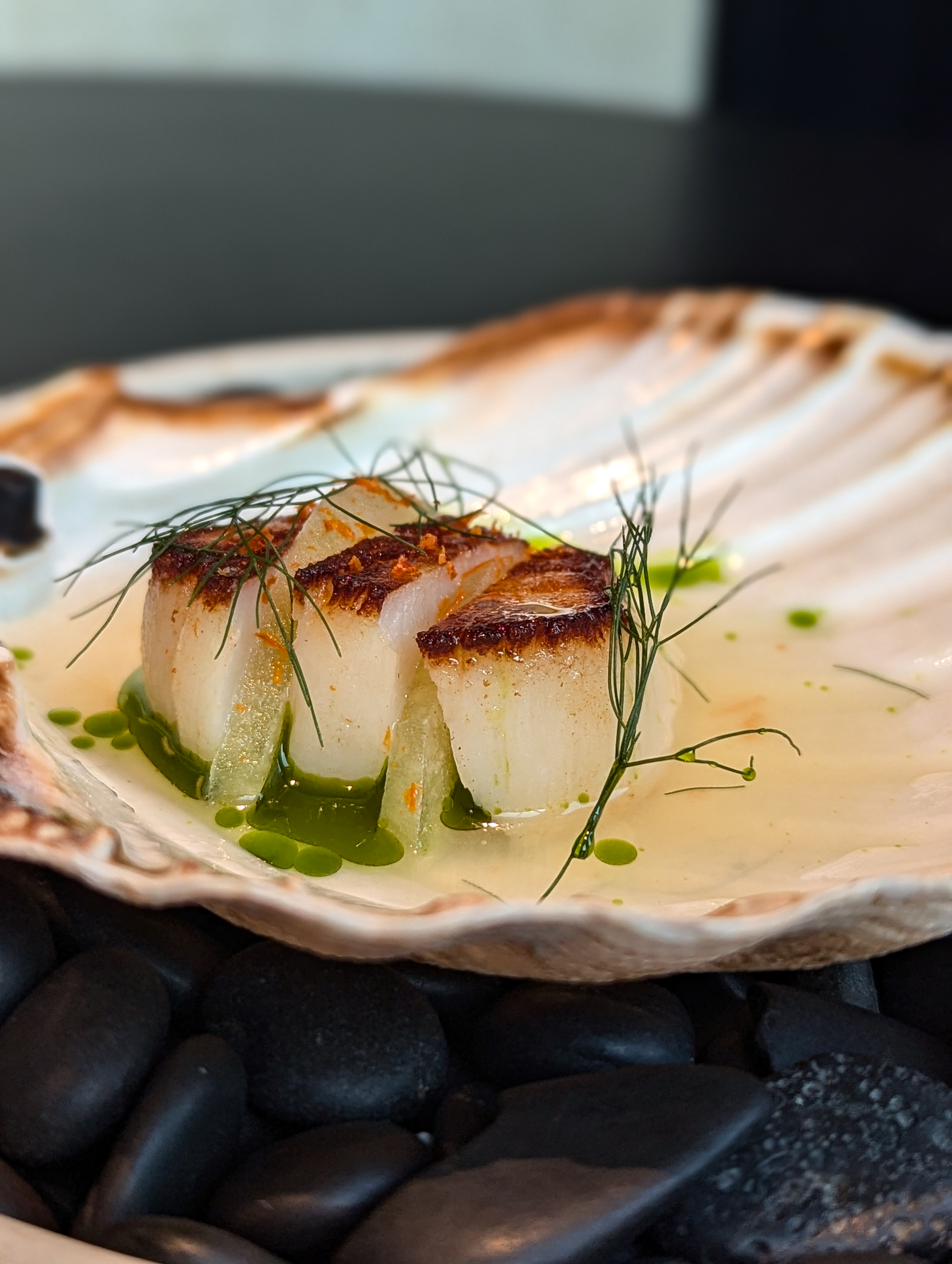 etch. by Steven Edwards - scallop and green tomato - photo by Daniela Toporek